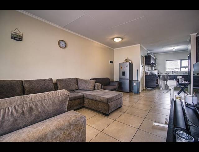 2 BEDROOM APARTMENT FOR SALE IN GREENSTONE CREST